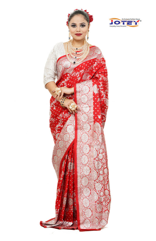 Floral Woven Pure Banarasi Silk Saree in Red Jotey