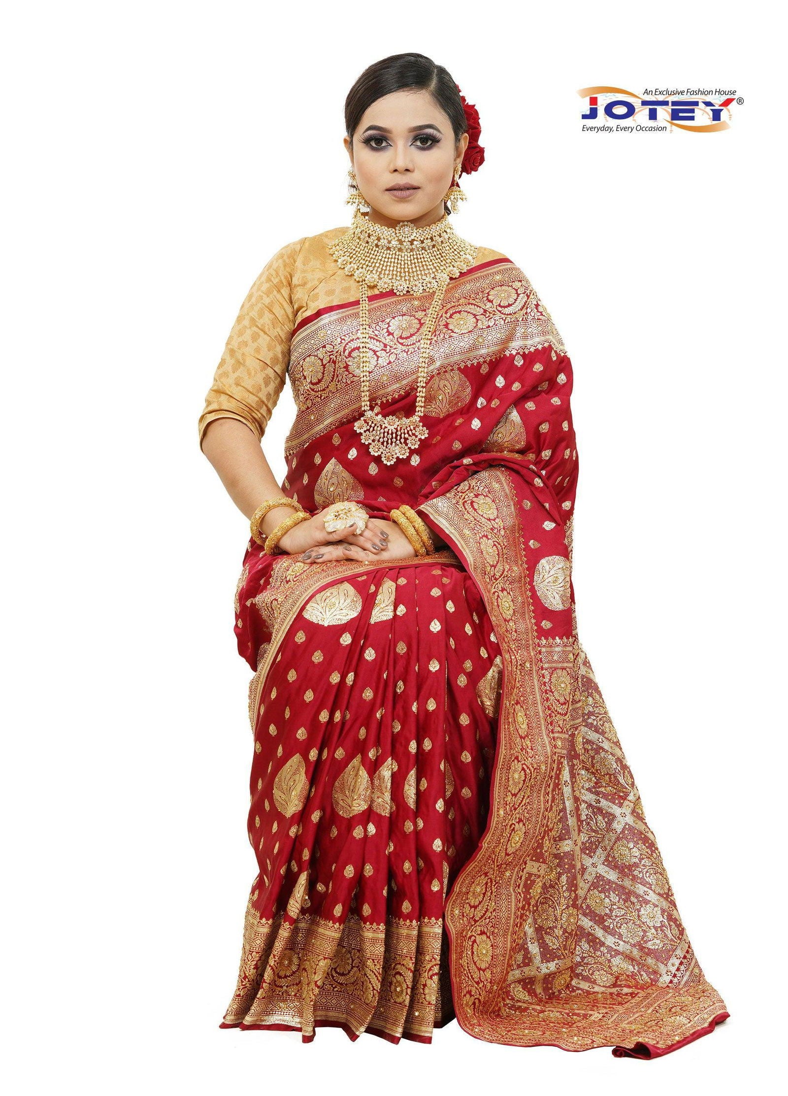 Floral Woven Pure Banarasi Silk Saree in Maroon - Jotey