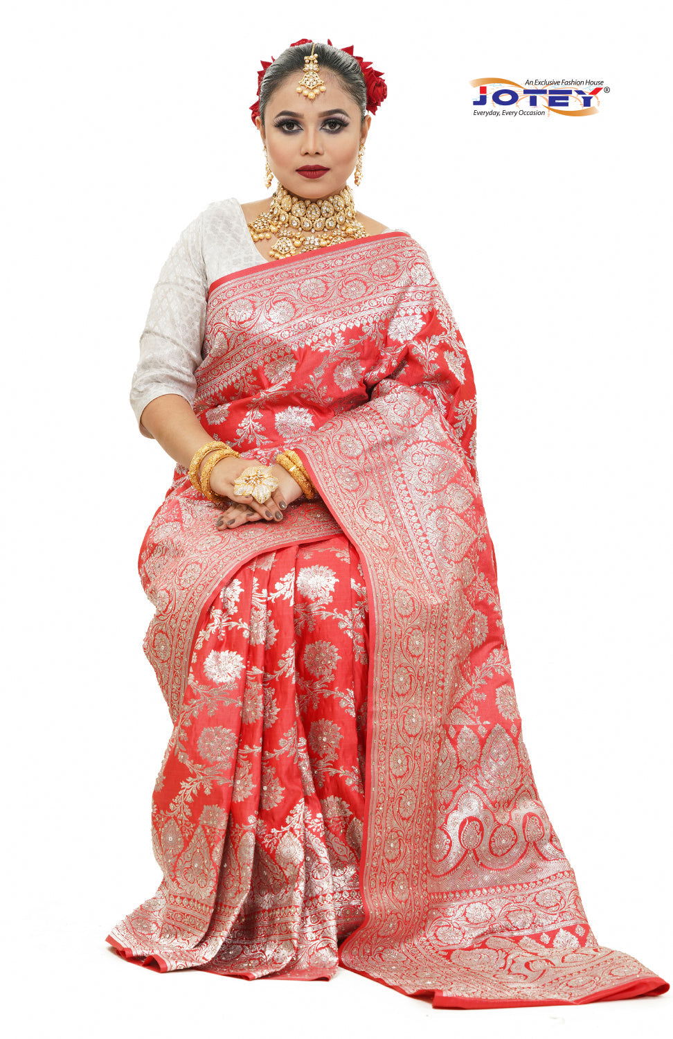 Floral Woven Pure Banarasi Silk Saree in Maroon - Jotey