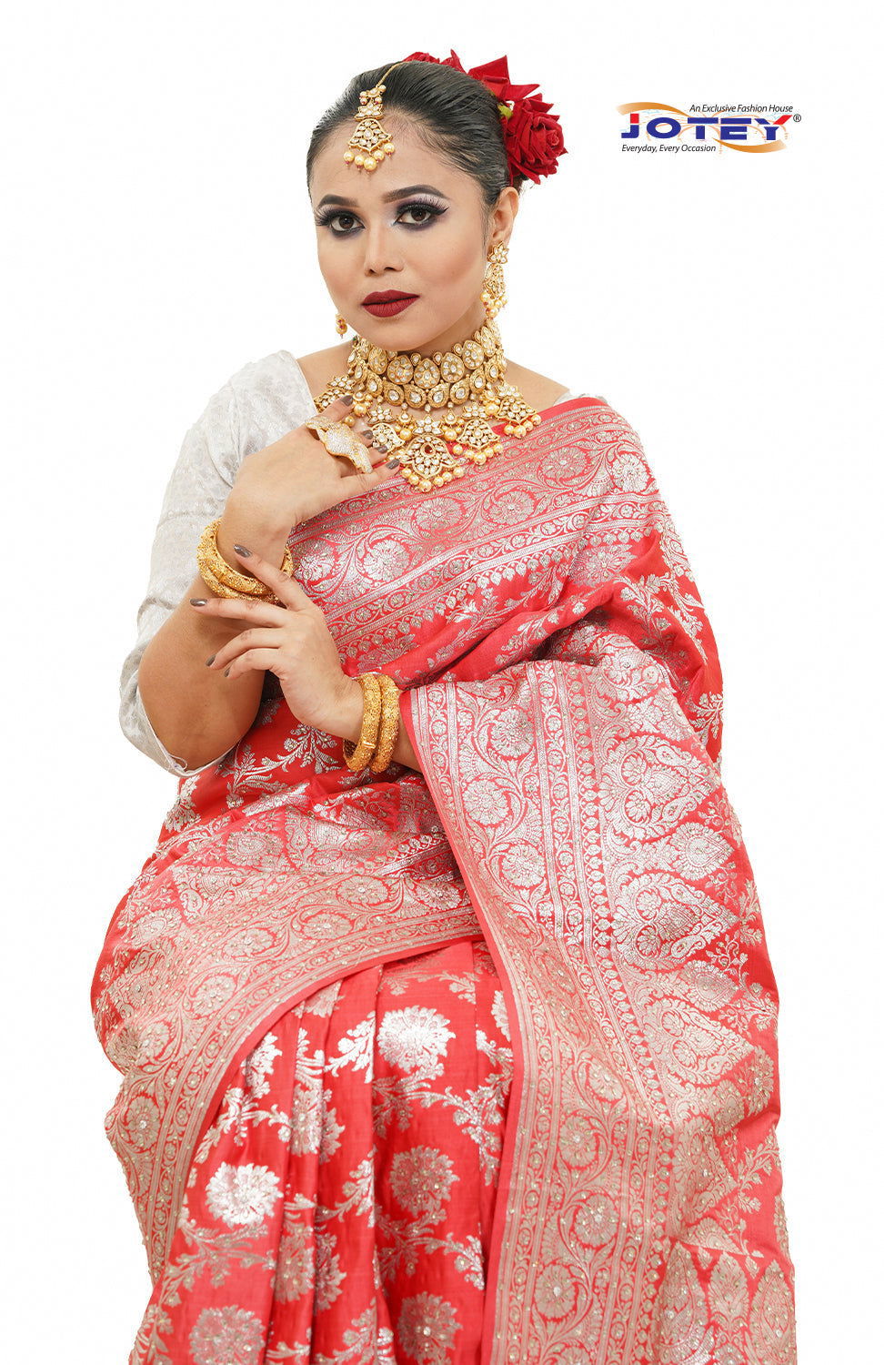 Floral Woven Pure Banarasi Silk Saree in Maroon - Jotey