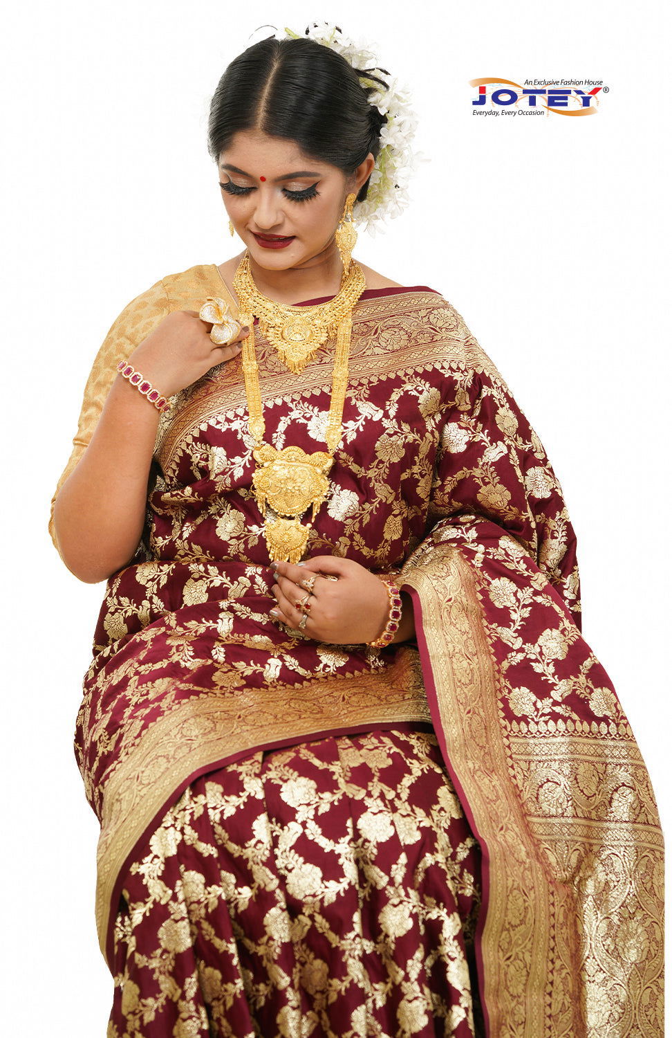 Floral Woven Pure Banarasi Silk Saree in Maroon - Jotey