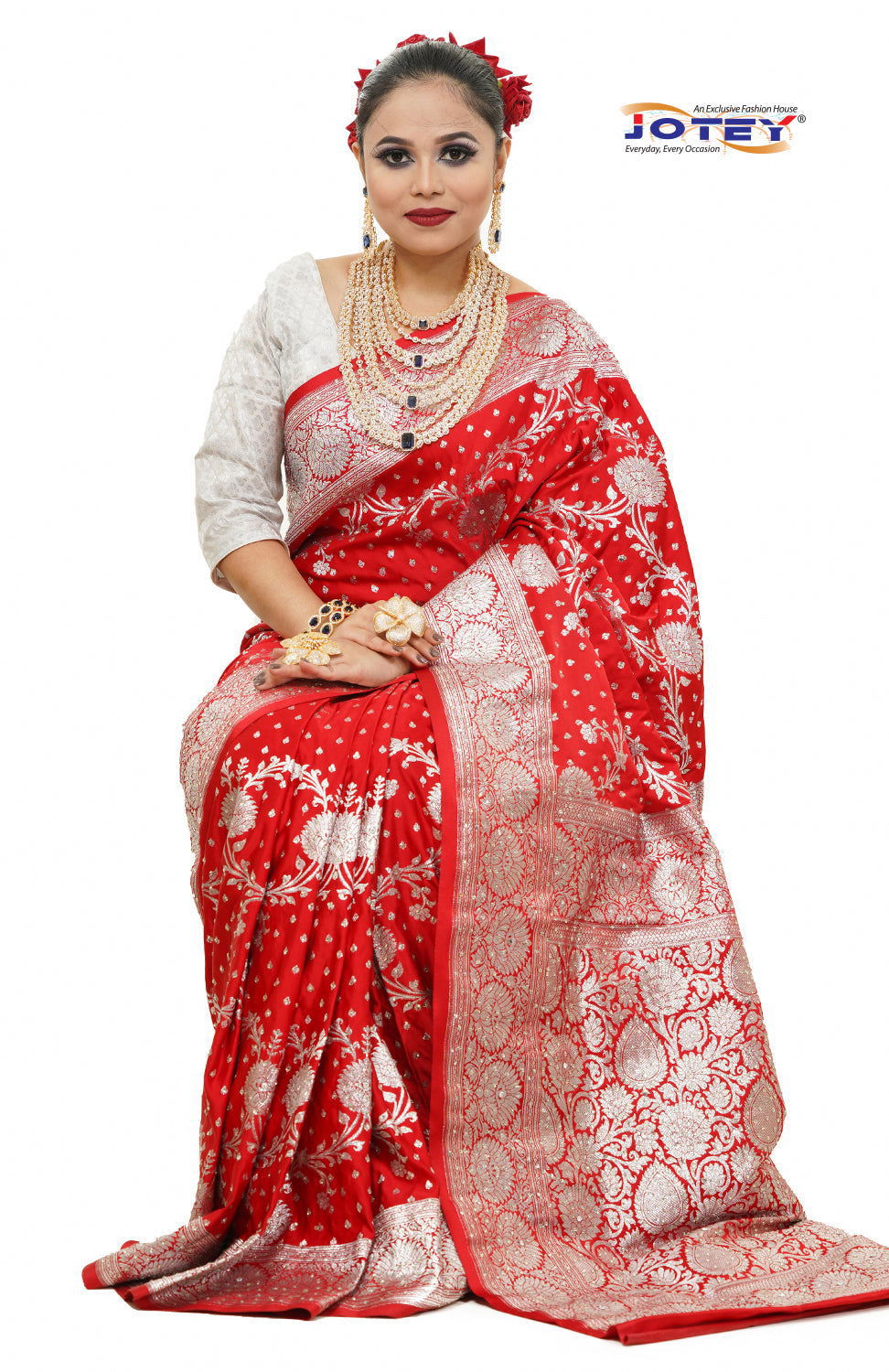 Floral Woven Pure Banarasi Silk Saree in Red - Jotey