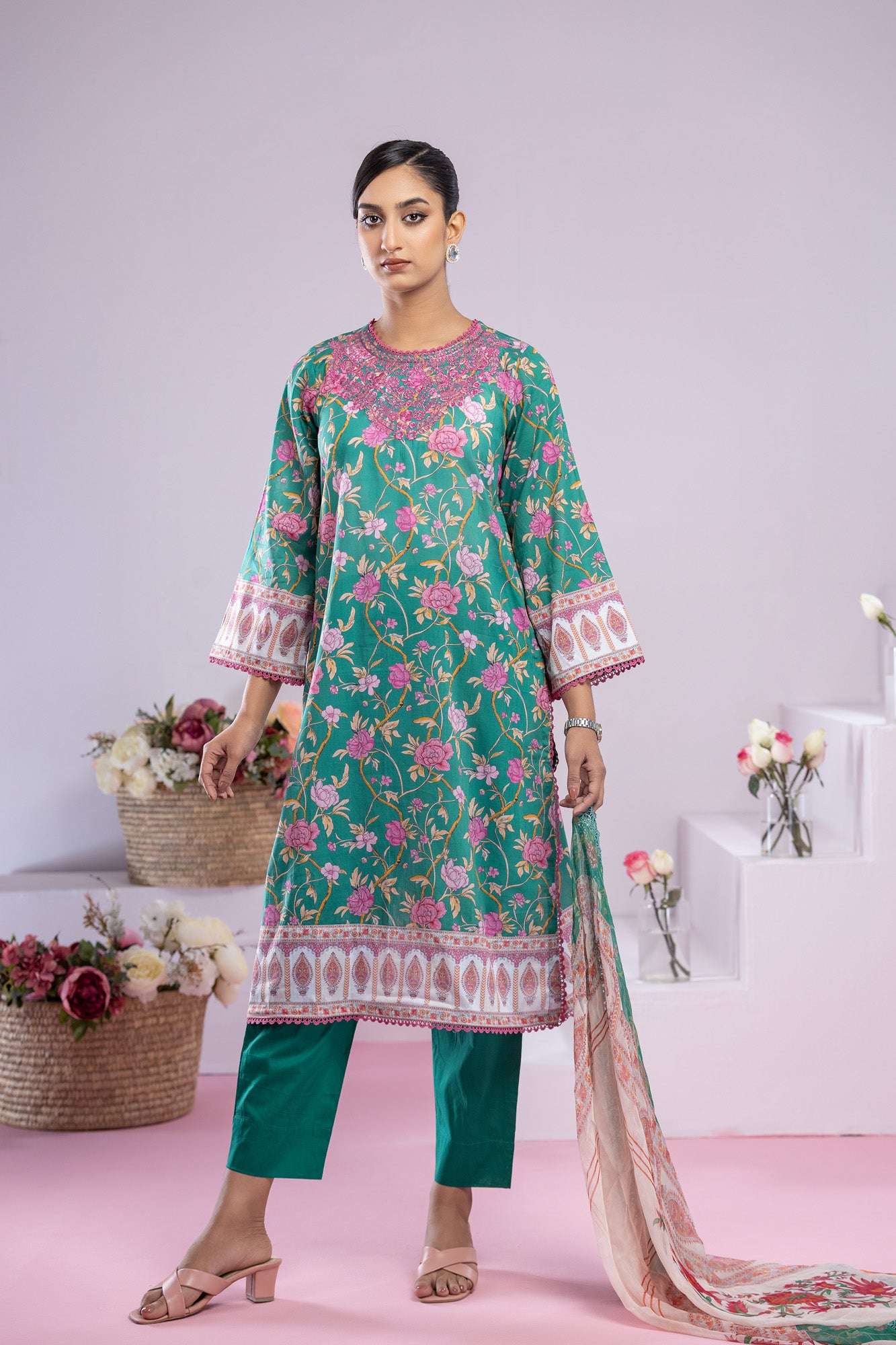 Inaya Embroidered & Sequence Work Unstitched 3pcs