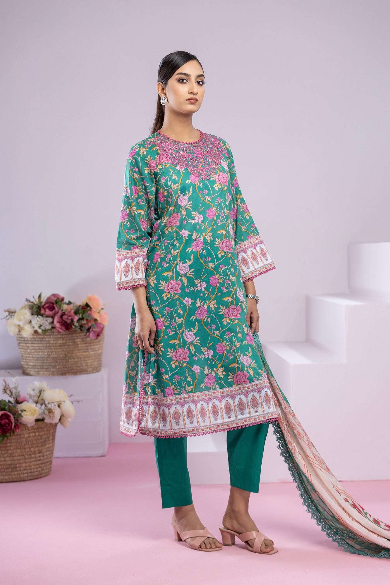 Inaya Embroidered & Sequence Work Unstitched 3pcs