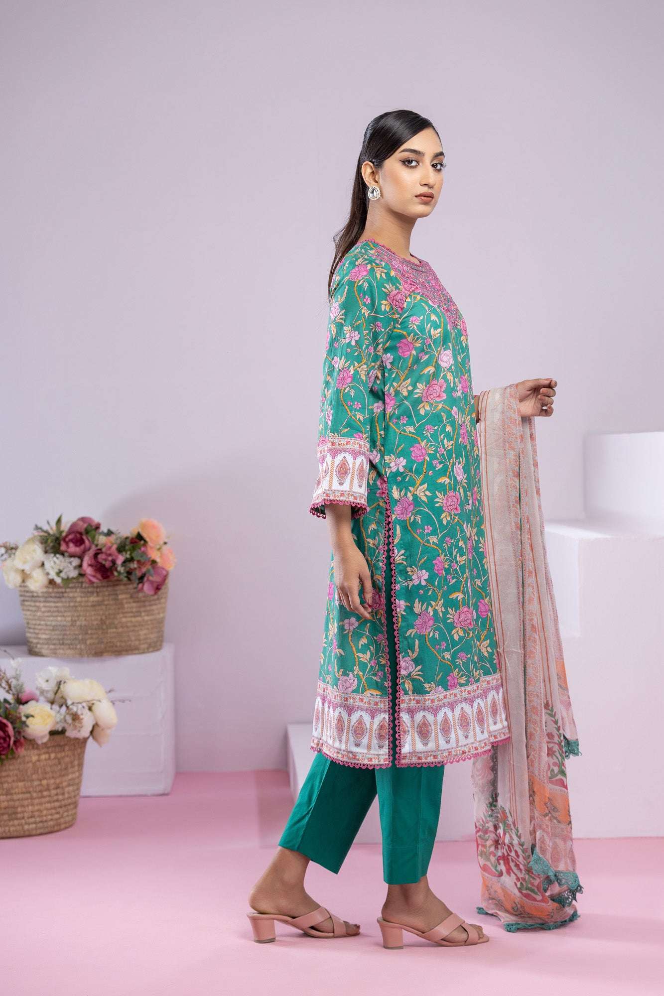 Inaya Embroidered & Sequence Work Unstitched 3pcs
