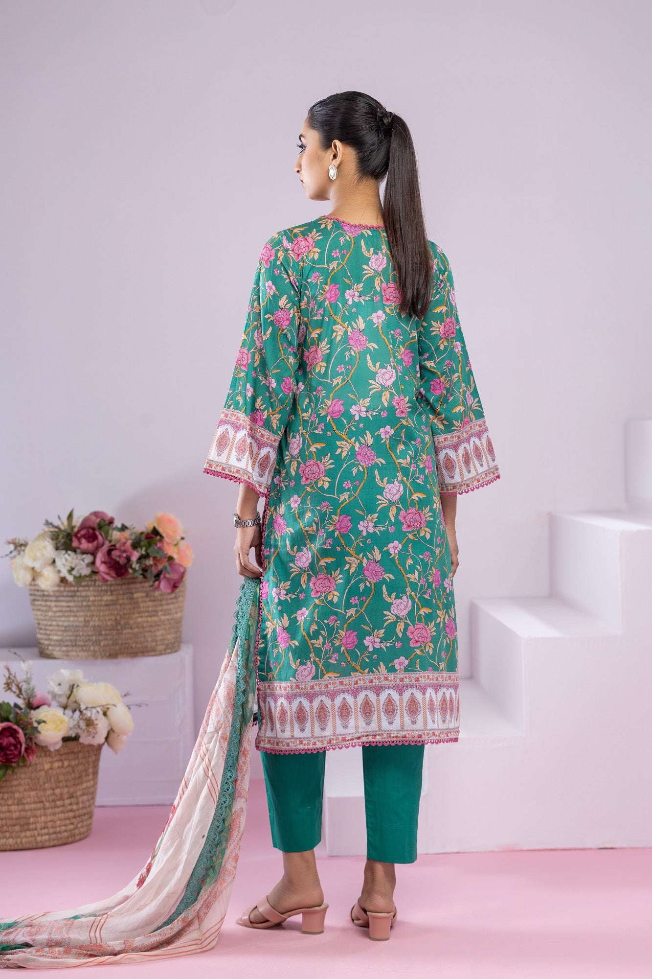 Inaya Embroidered & Sequence Work Unstitched 3pcs