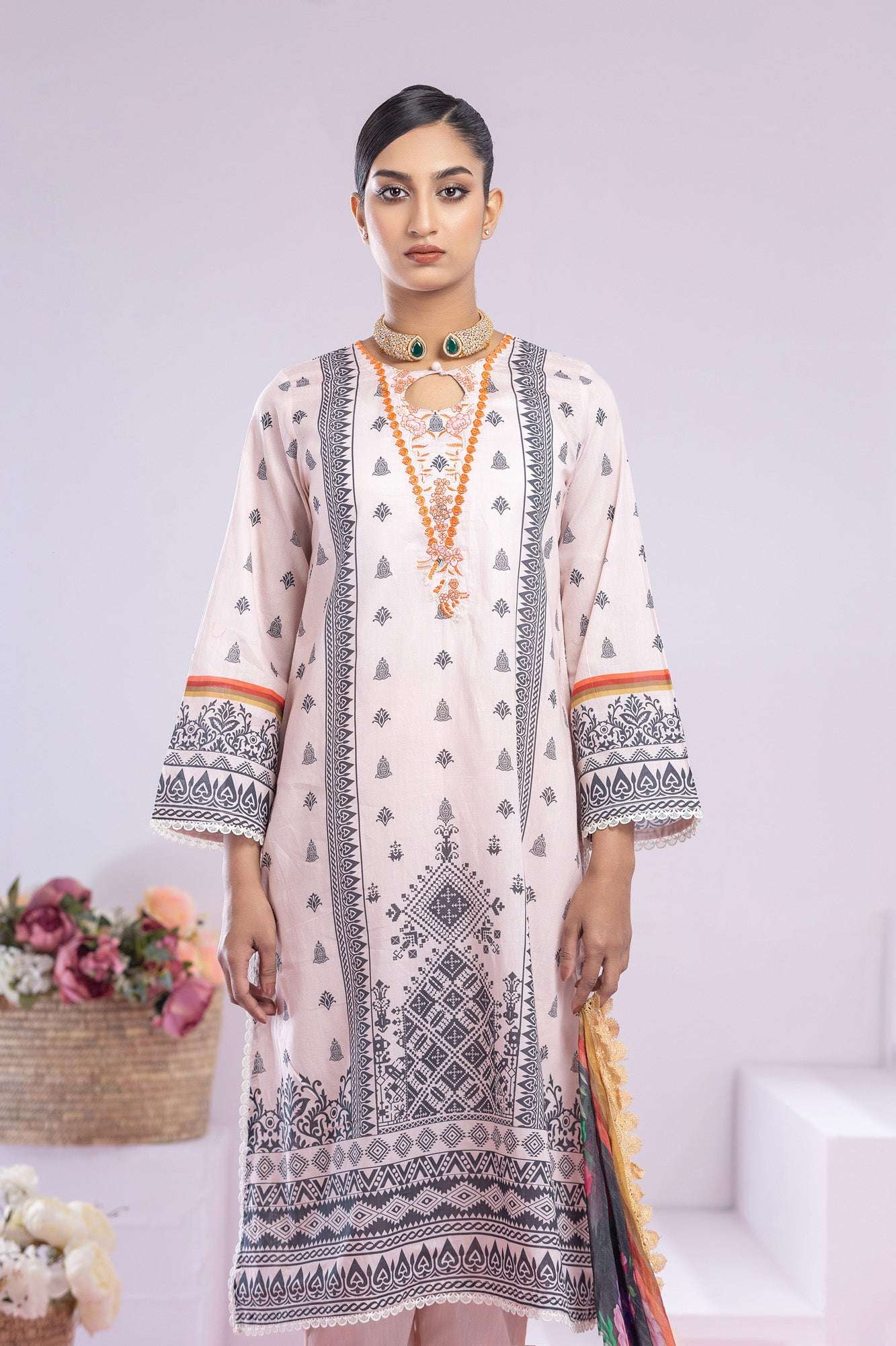 Inaya Embroidered & Sequence Work Unstitched 3pcs