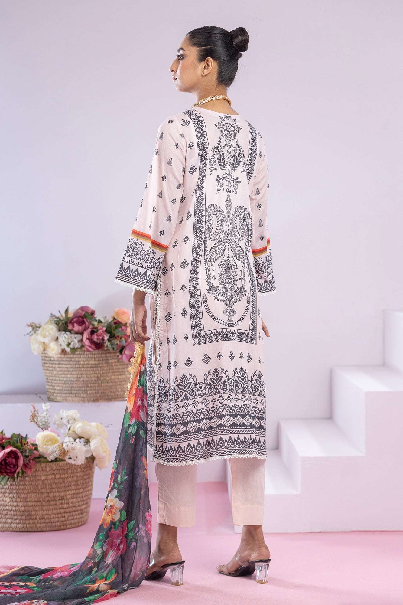 Inaya Embroidered & Sequence Work Unstitched 3pcs