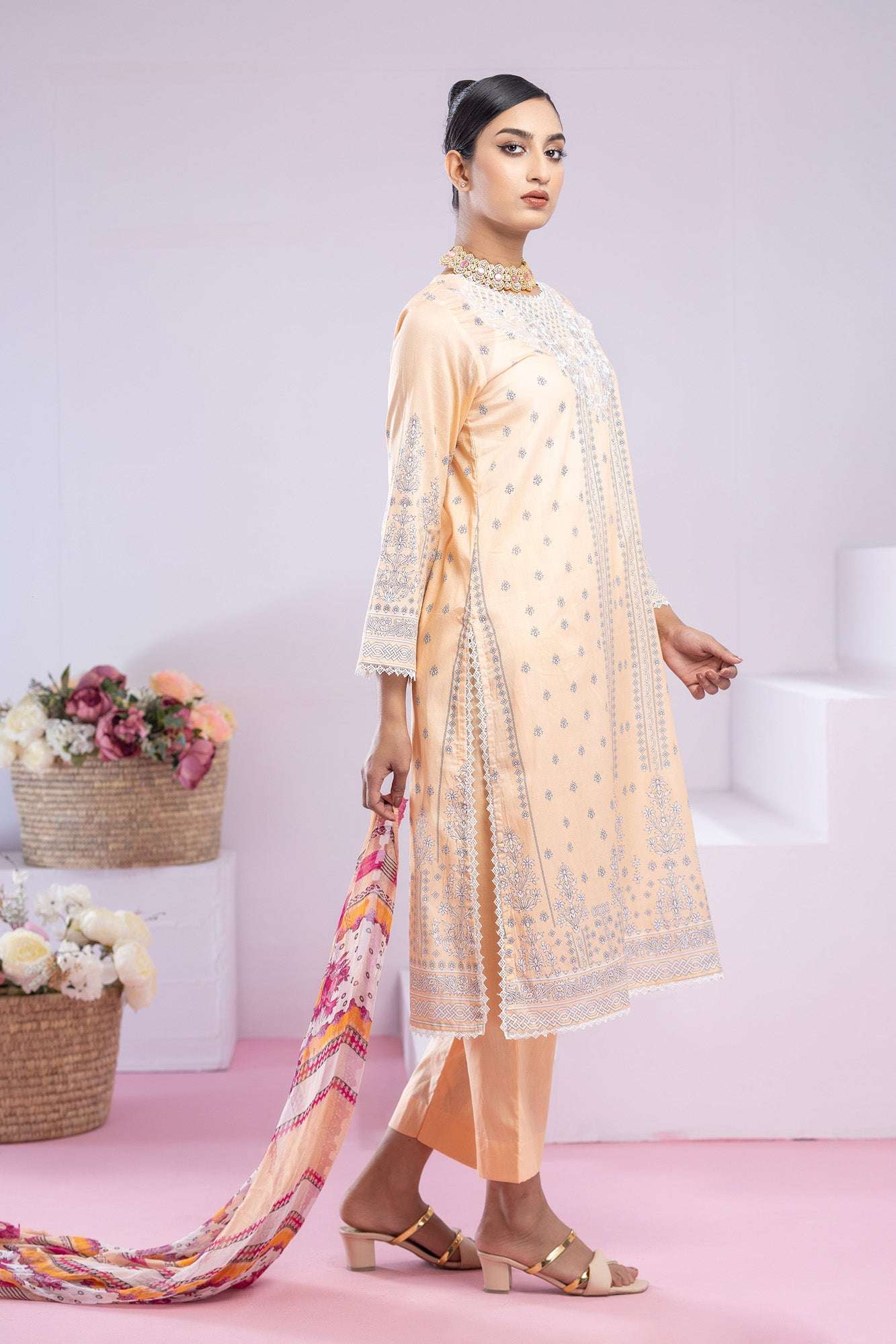 Inaya Embroidered & Sequence Work Unstitched 3pcs