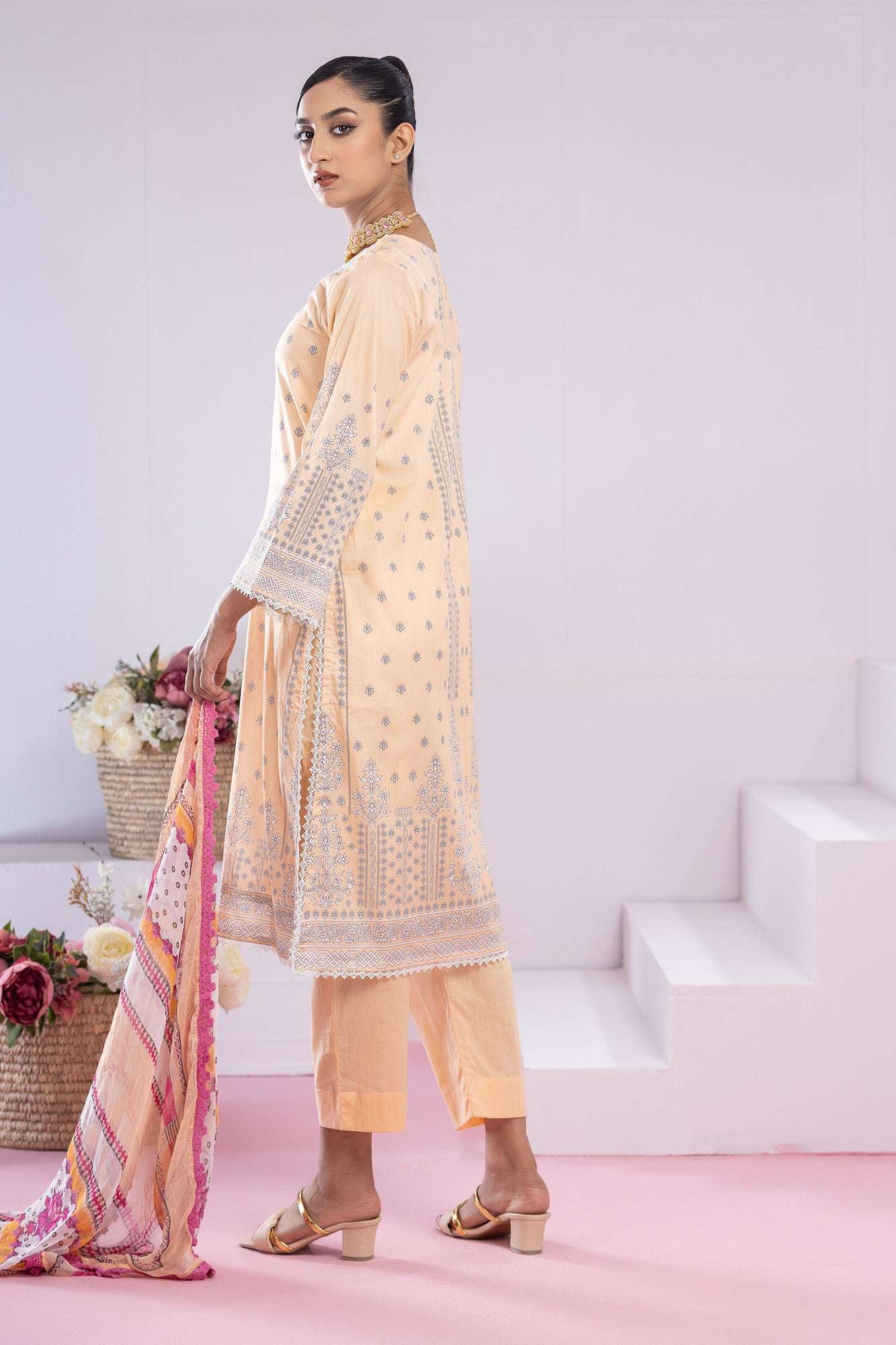 Inaya Embroidered & Sequence Work Unstitched 3pcs