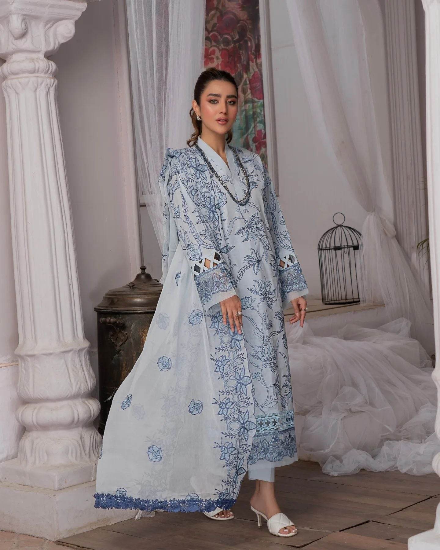 Manizay Gul Maina Embroidered Lawn 3pcs - Jotey