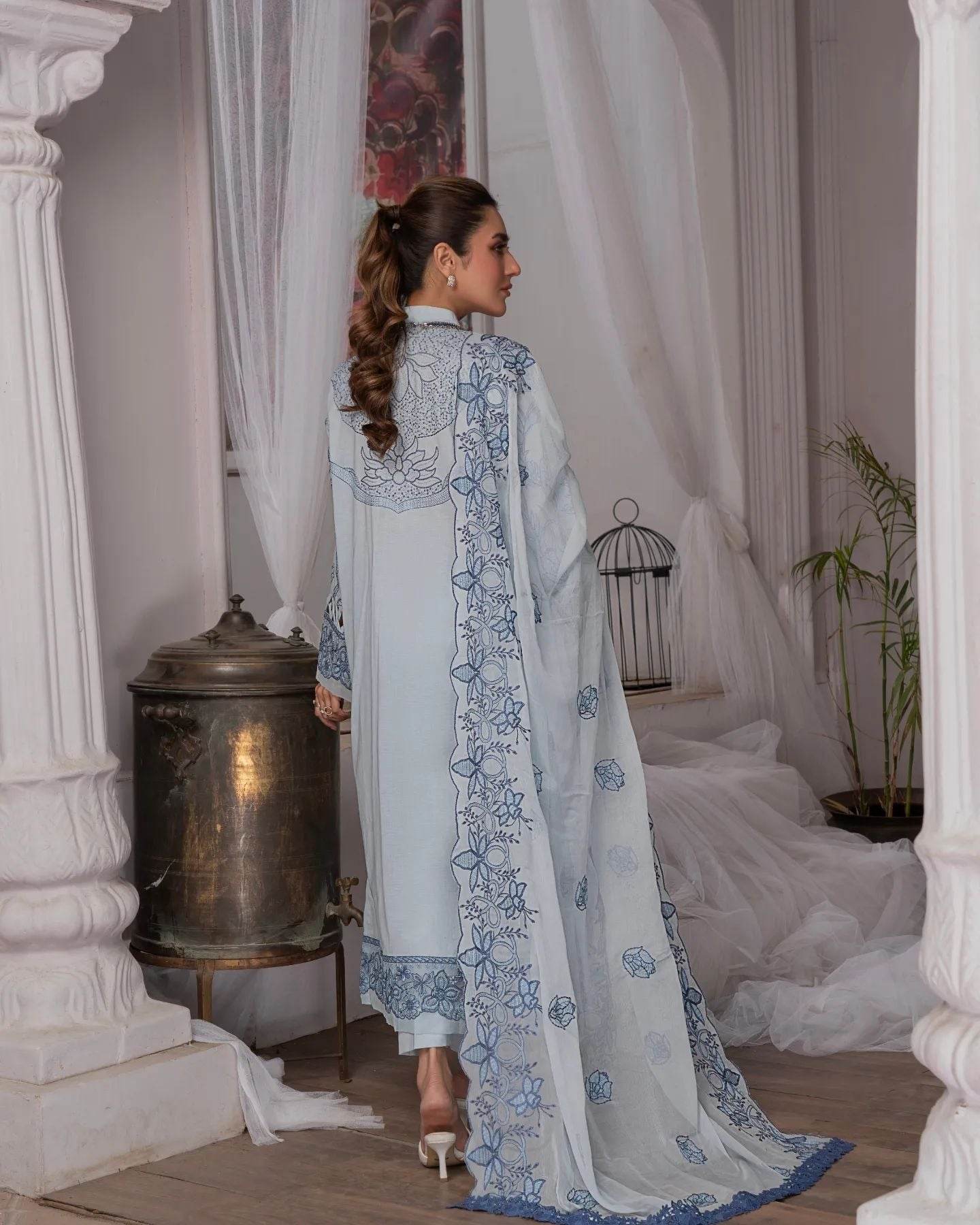 Manizay Gul Maina Embroidered Lawn 3pcs - Jotey