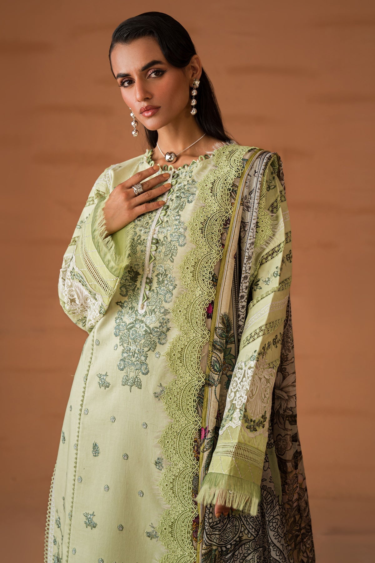 Jade Le Premier Embroidered Lawn 3pcs - Jotey