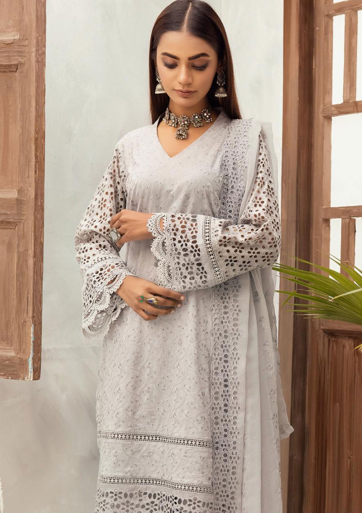 Mahees Exclusive Embroidered Lawn 3Pcs - Jotey