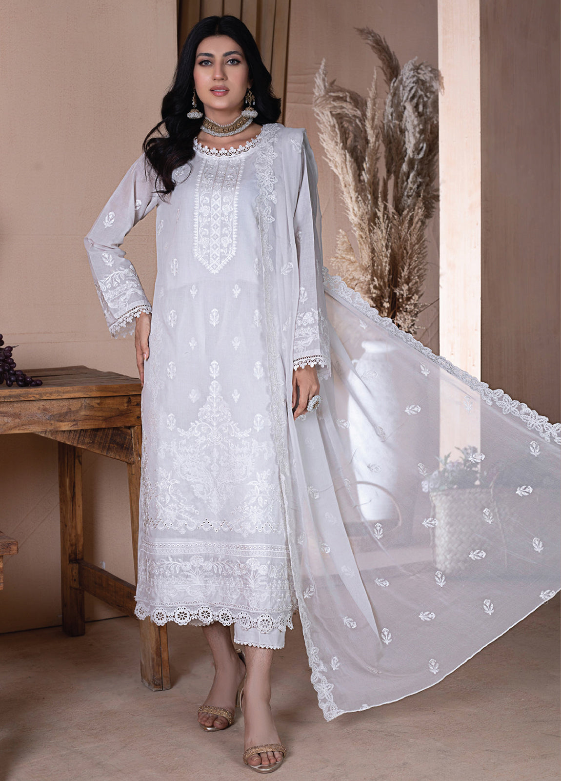 Manizay Manpasand Premium Embroidered Lawn 3pcs - Jotey