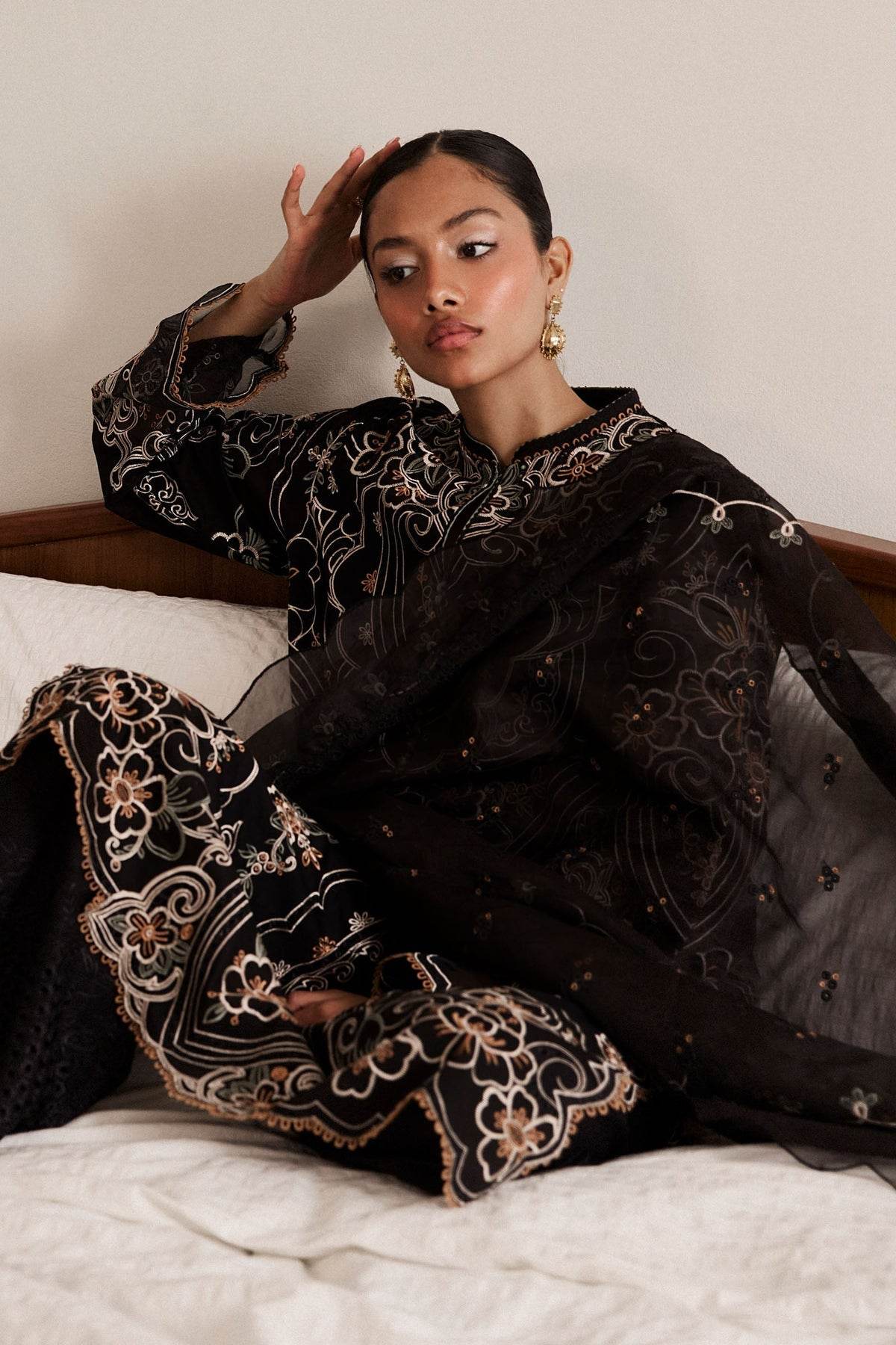 Zara Shahjahan Satori Embroidered Luxury Lawn Unstitched 3pcs - Jotey