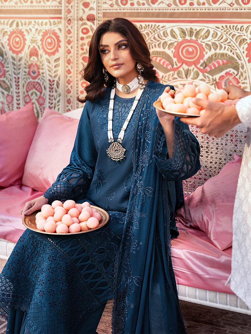 Husn Jahan By Mahnur Embroidered Luxury Lawn Unstitched 3pcs - Jotey