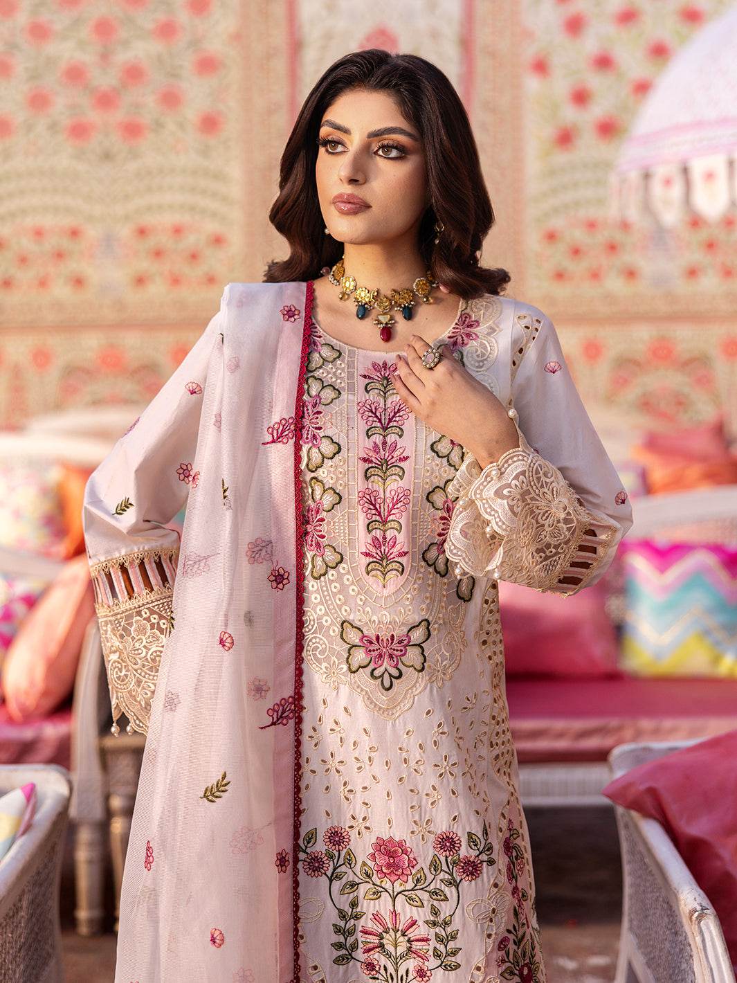 Husn Jahan By Mahnur Embroidered Luxury Lawn Unstitched 3pcs - Jotey