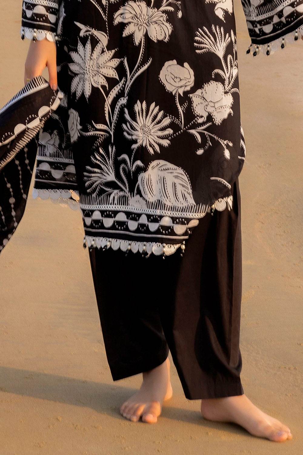 Gul Ahmed Printed Summer Lawn'25 Unstitched 3pcs - Jotey