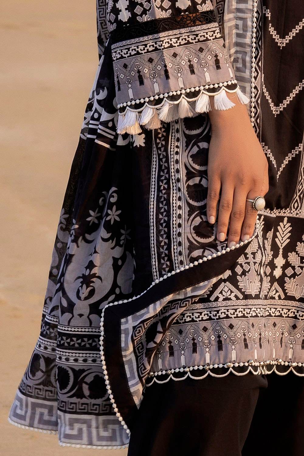 Gul Ahmed Printed Summer Lawn'25 Unstitched 3pcs - Jotey