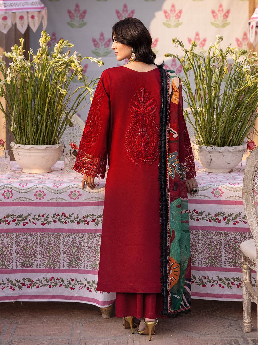 Husn Jahan By Mahnur Embroidered Luxury Lawn Unstitched 3pcs - Jotey