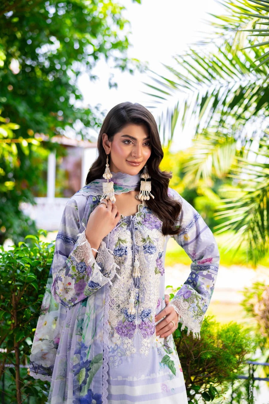 Eshaisha Digital Printed & Embroidered Lawn Unstitched 3Pcs