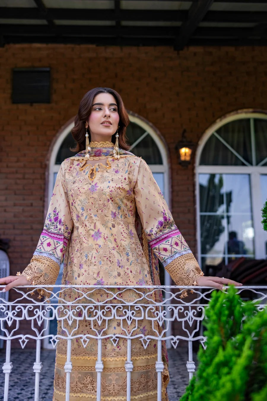 Eshaisha Digital Printed & Embroidered Lawn Unstitched 3Pcs