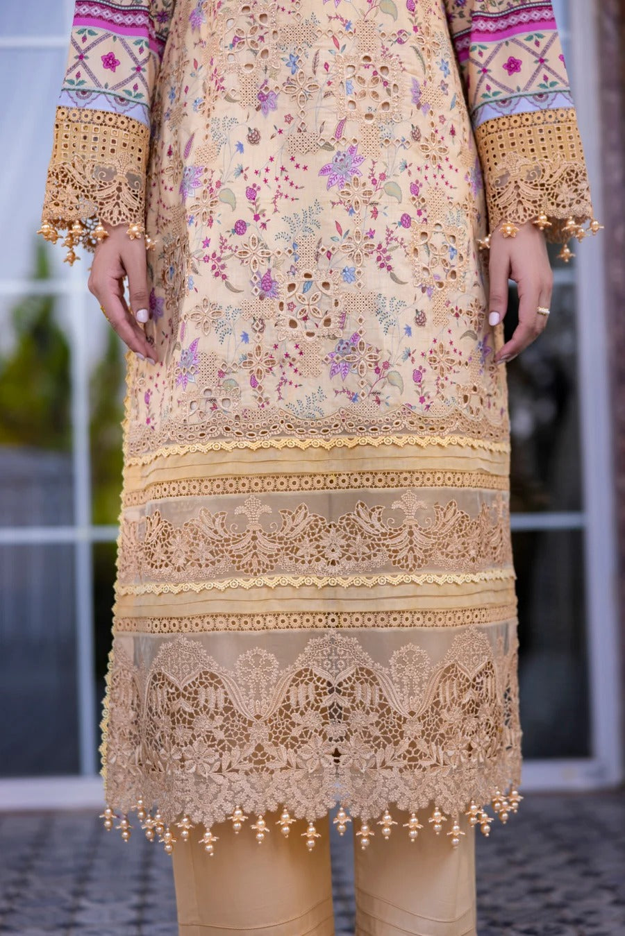 Eshaisha Digital Printed & Embroidered Lawn Unstitched 3Pcs