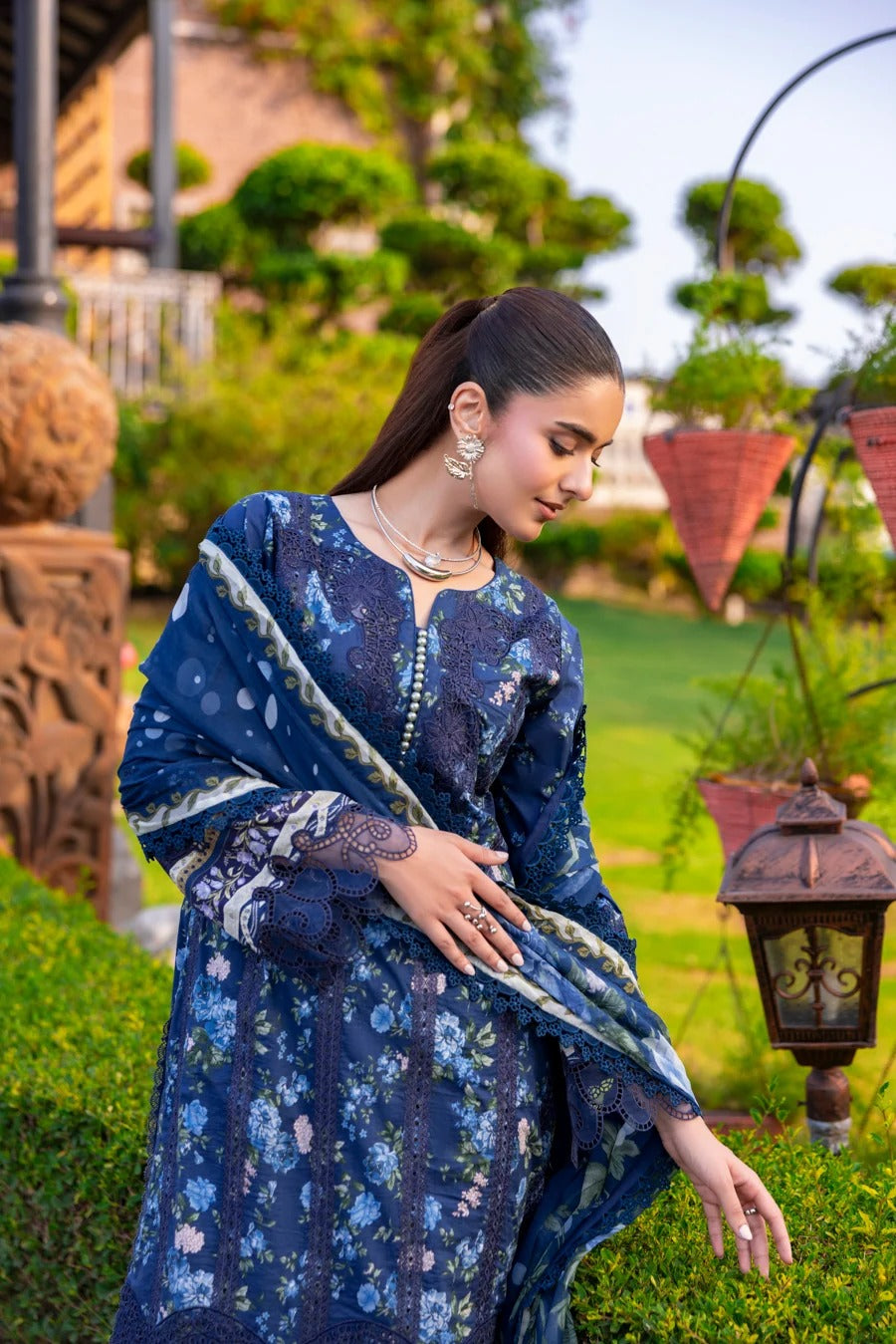 Eshaisha Digital Printed & Embroidered Lawn Unstitched 3Pcs