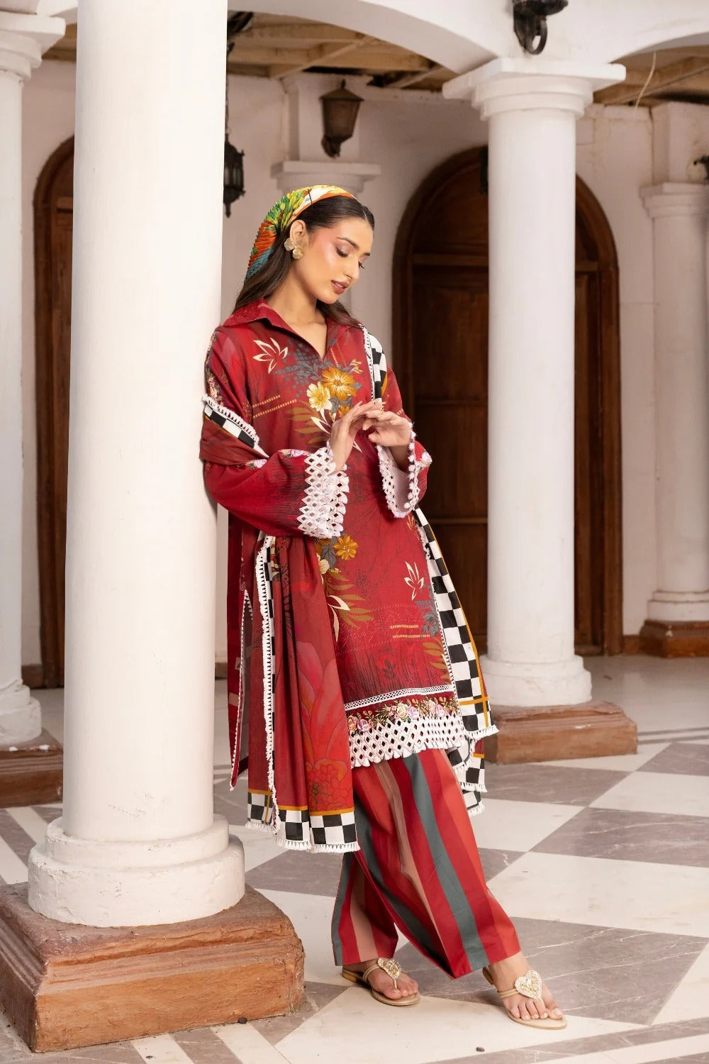 LA'RA DE FLOR'A By Gulmina Printed Embroidered Lawn Unstitched 3Pcs