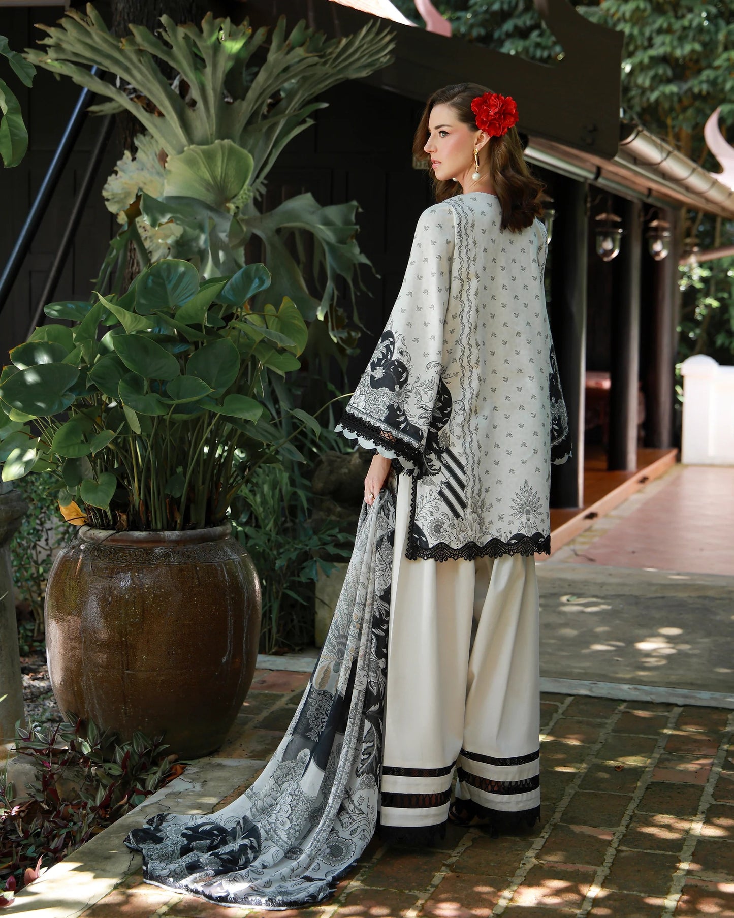 Jade Urbane Embroidered Lawn Unstitched 3pcs