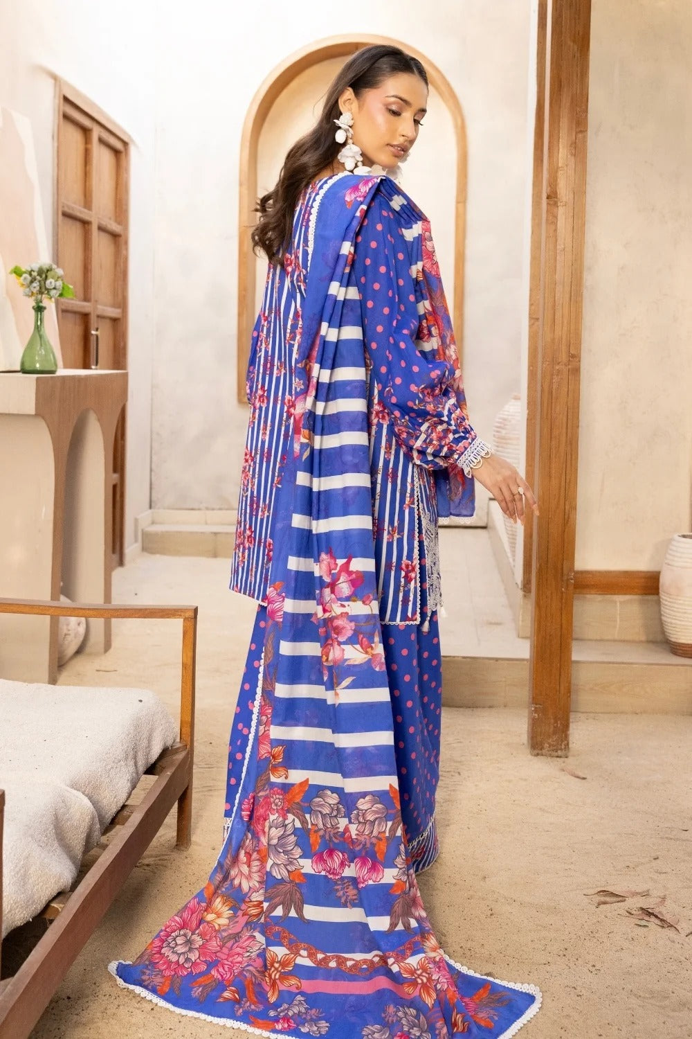 LA'RA DE FLOR'A By Gulmina Printed Embroidered Lawn Unstitched 3Pcs
