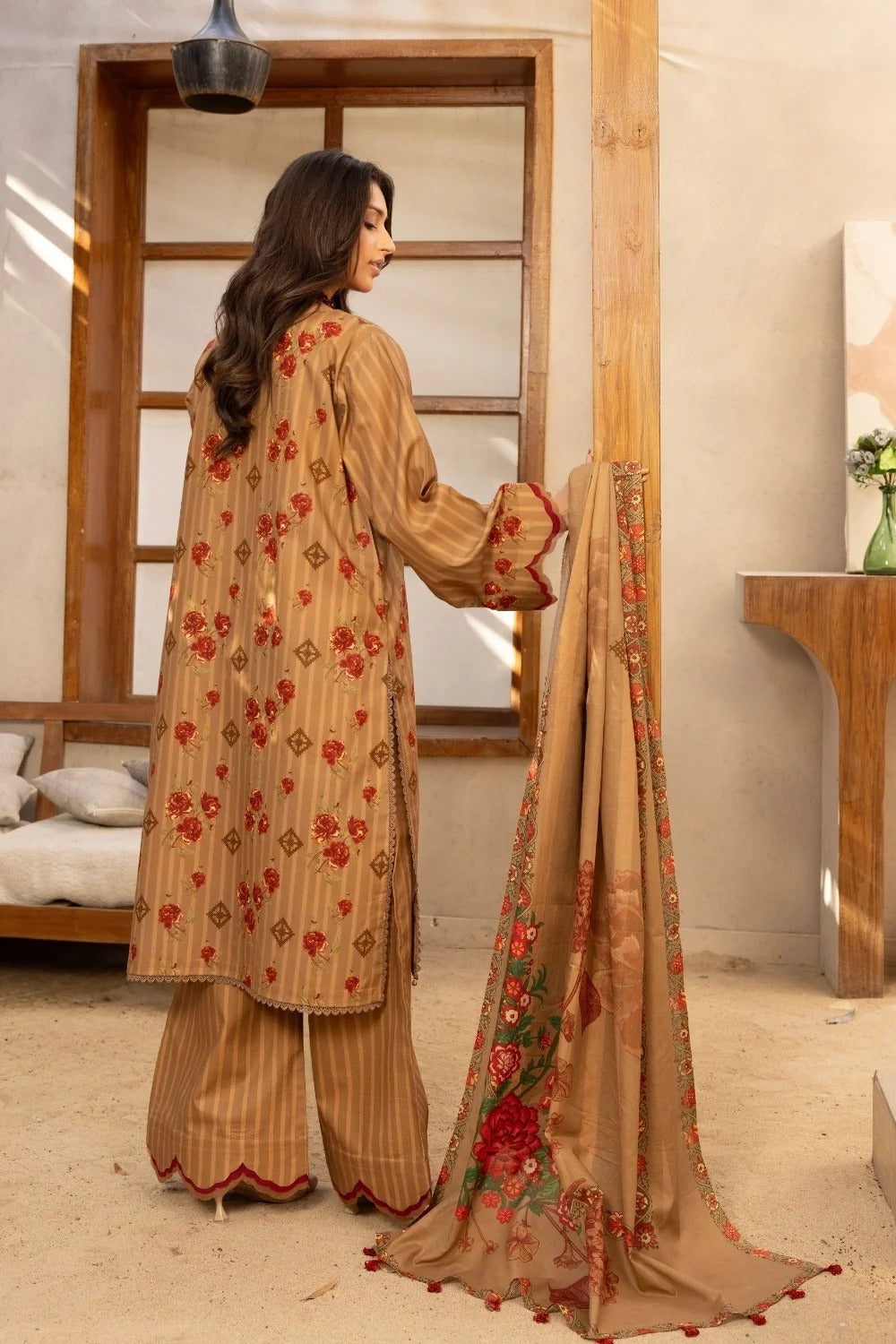 LA'RA DE FLOR'A By Gulmina Printed Embroidered Lawn Unstitched 3Pcs