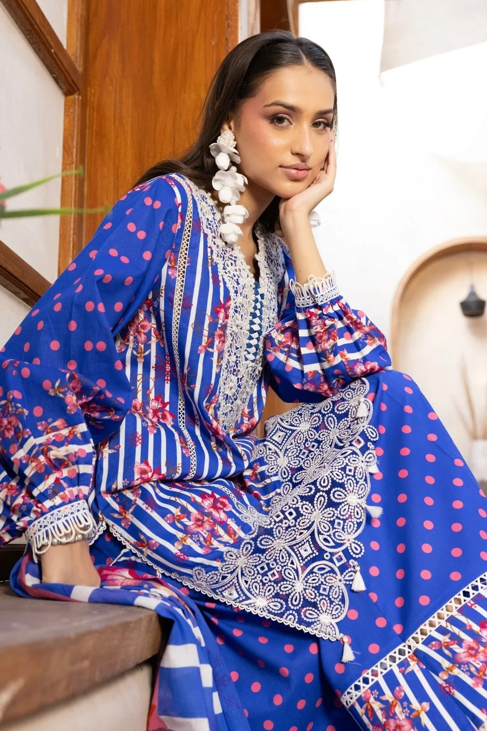 LA'RA DE FLOR'A By Gulmina Printed Embroidered Lawn Unstitched 3Pcs