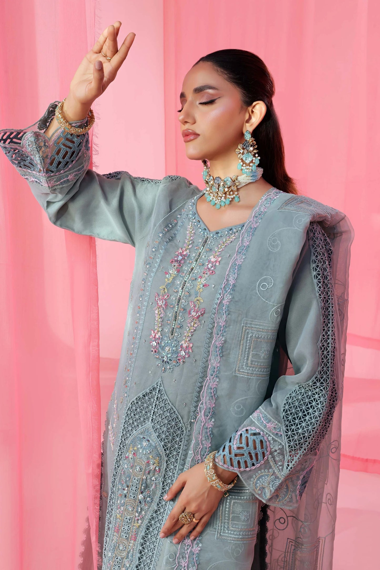 Noori By Guzel Embroidered Organza Stitched 3pcs