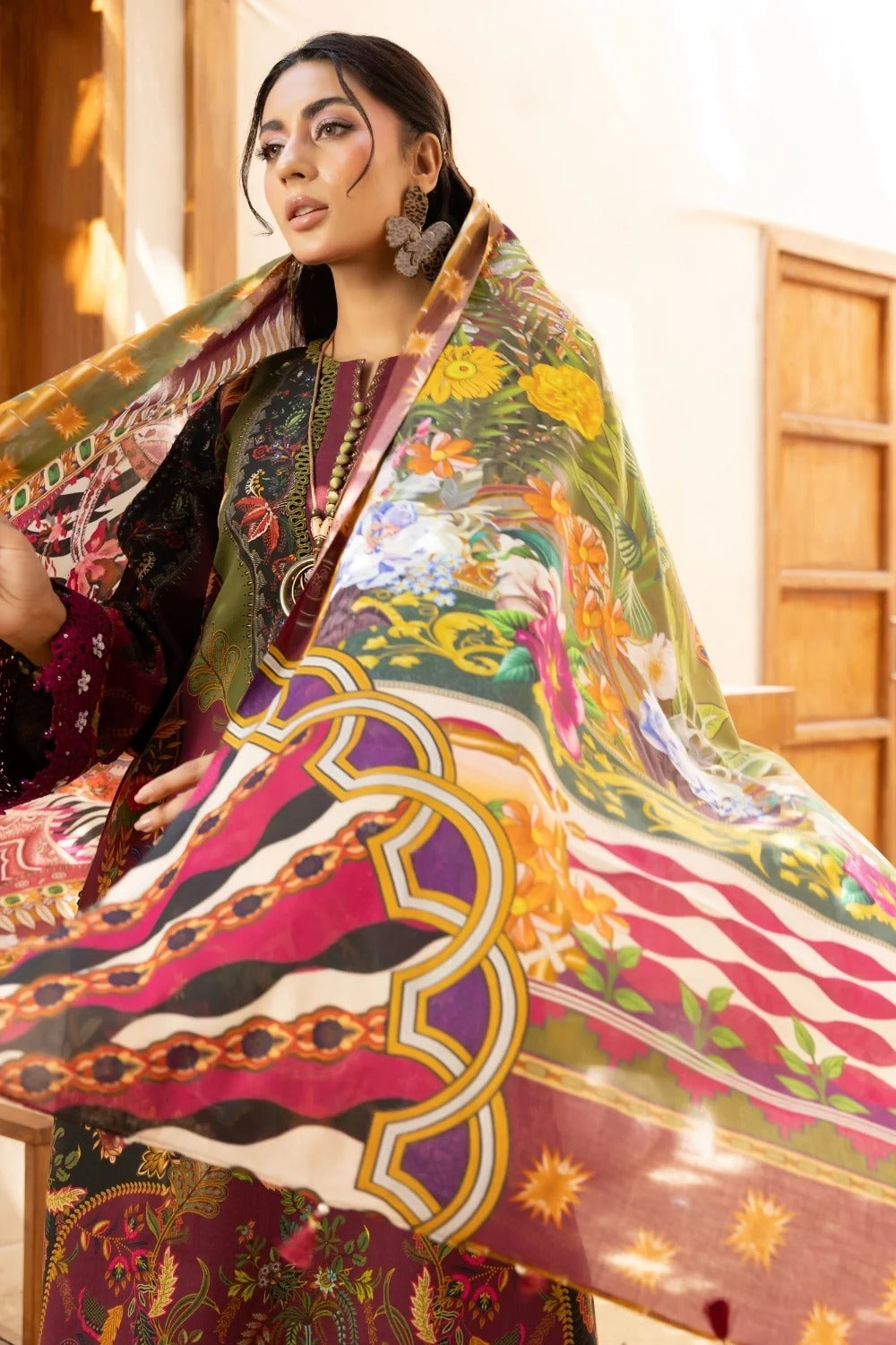 LA'RA DE FLOR'A By Gulmina Printed Embroidered Lawn Unstitched 3Pcs
