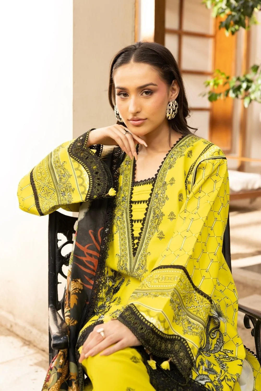 LA'RA DE FLOR'A By Gulmina Printed Embroidered Lawn Unstitched 3Pcs