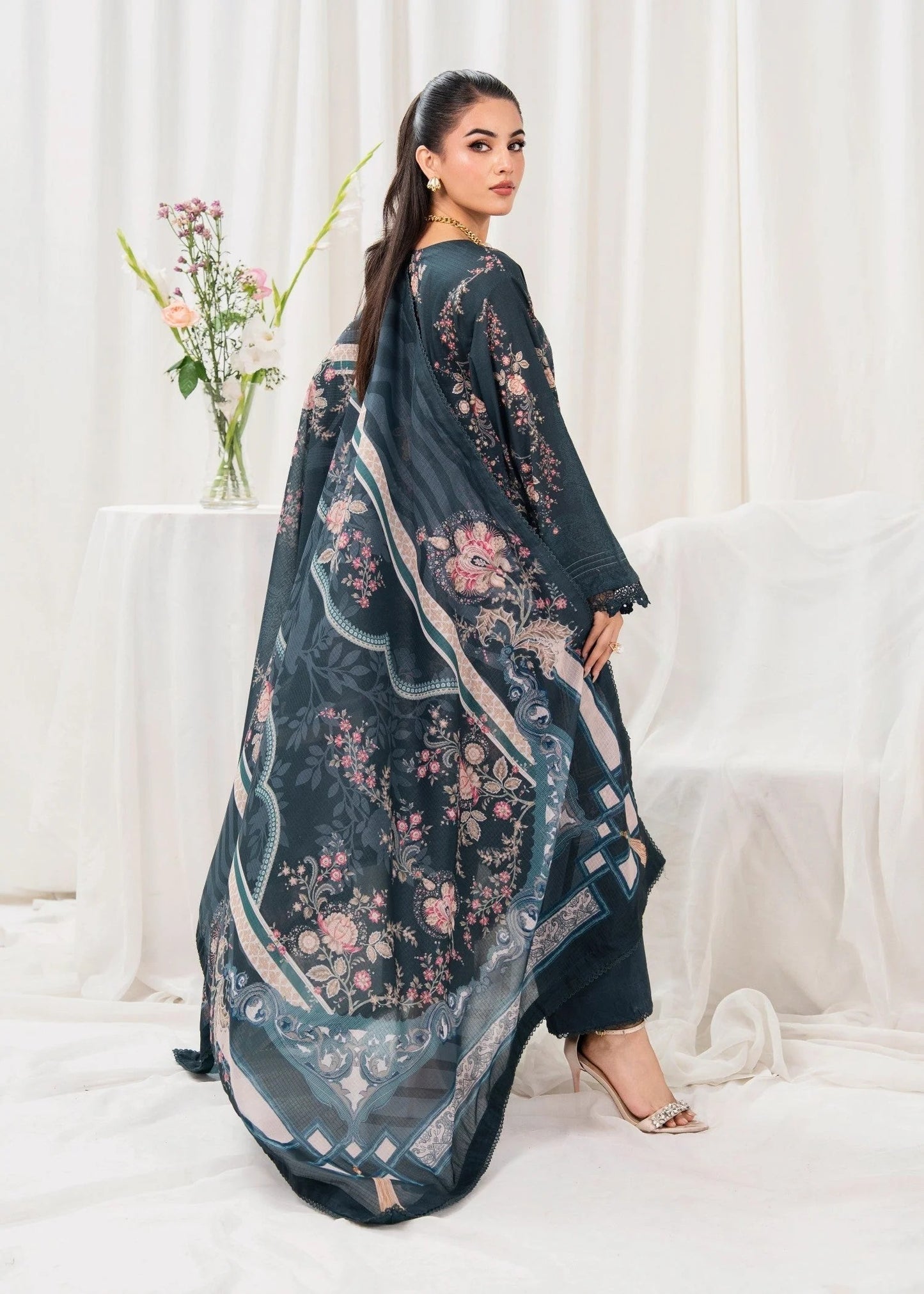 Meerak Breaking Bloom Digital Printed Lawn Unstitched 3Pcs