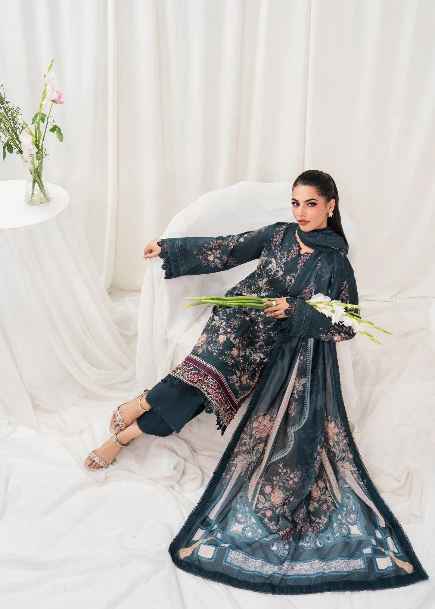 Meerak Breaking Bloom Digital Printed Lawn Unstitched 3Pcs