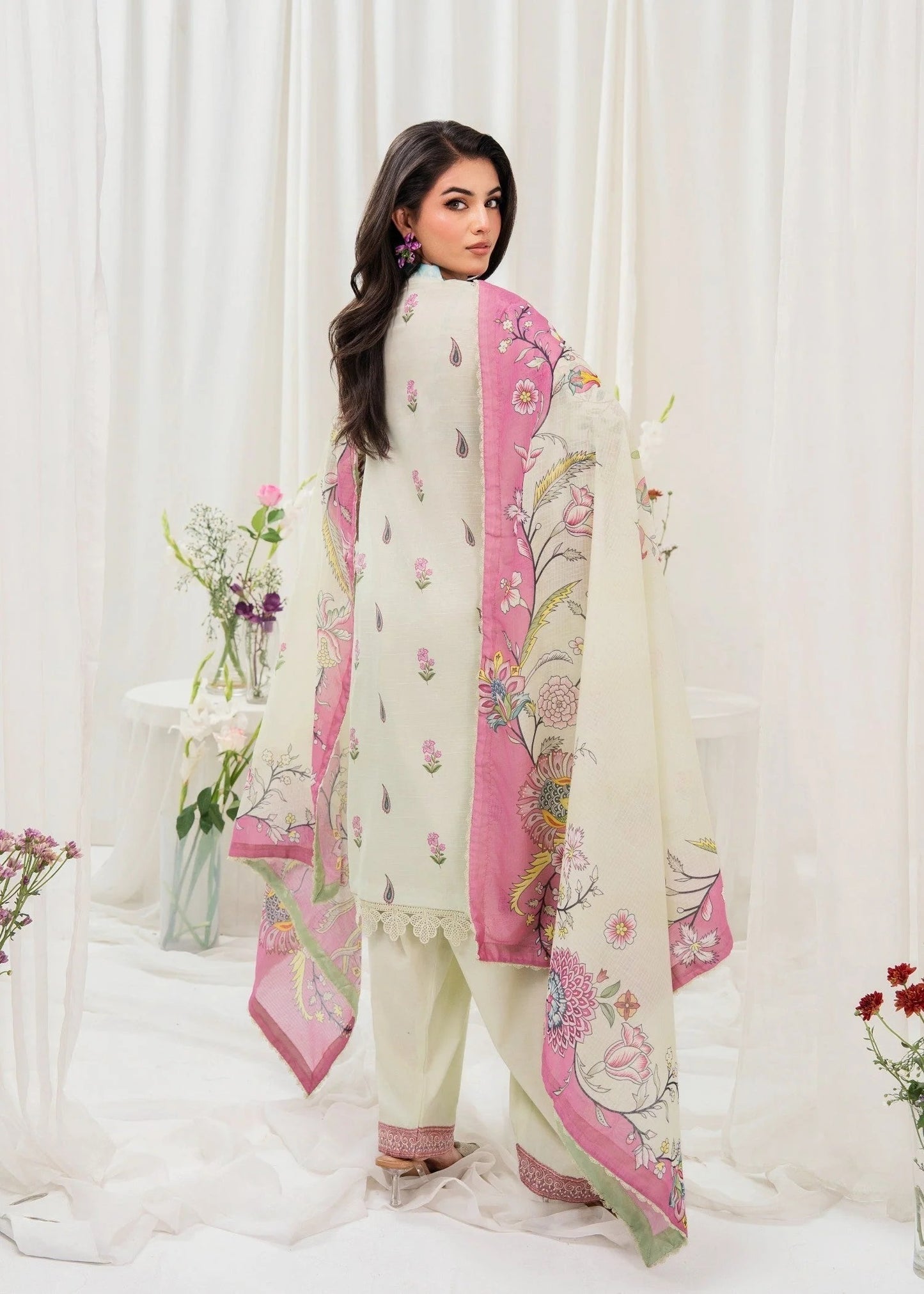 Meerak Breaking Bloom Digital Printed Lawn Unstitched 3Pcs
