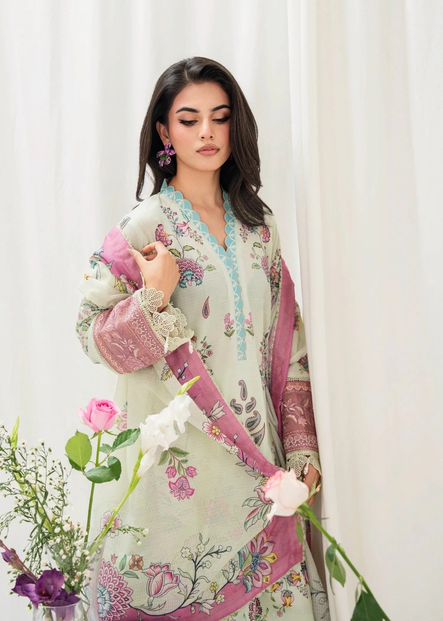Meerak Breaking Bloom Digital Printed Lawn Unstitched 3Pcs