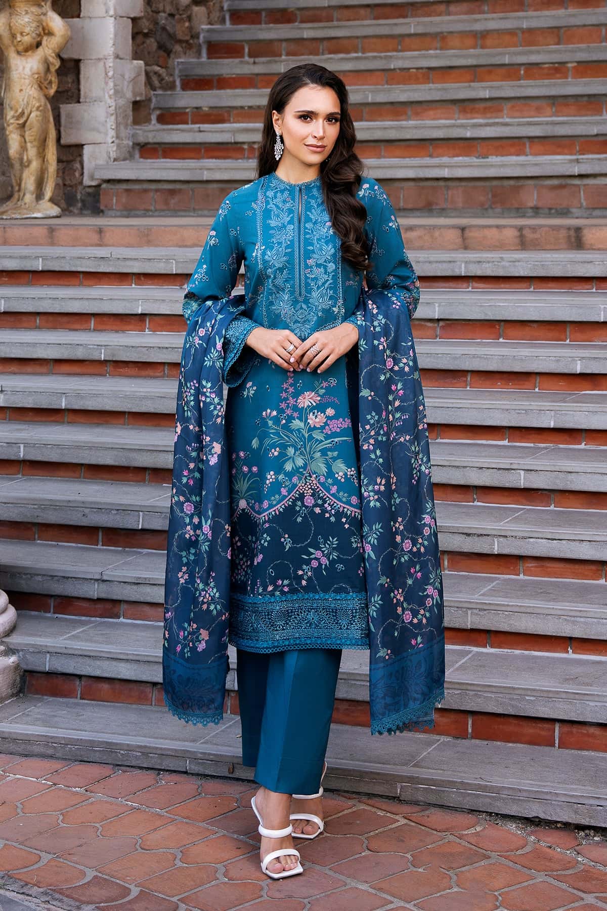 AFROZEH Damask The Holiday Edit'25 Embroidered Lawn 3pcs