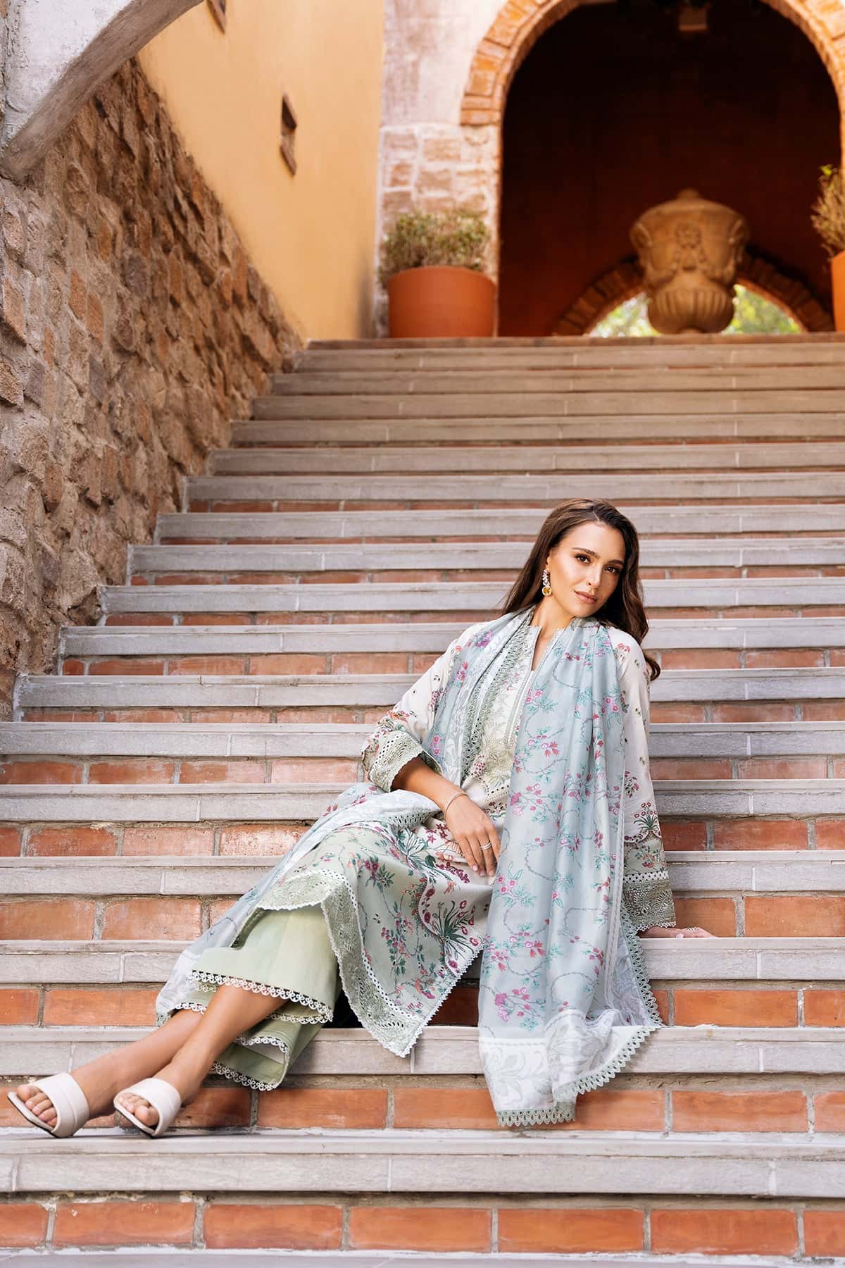 AFROZEH Damask The Holiday Edit'25 Embroidered Lawn 3pcs