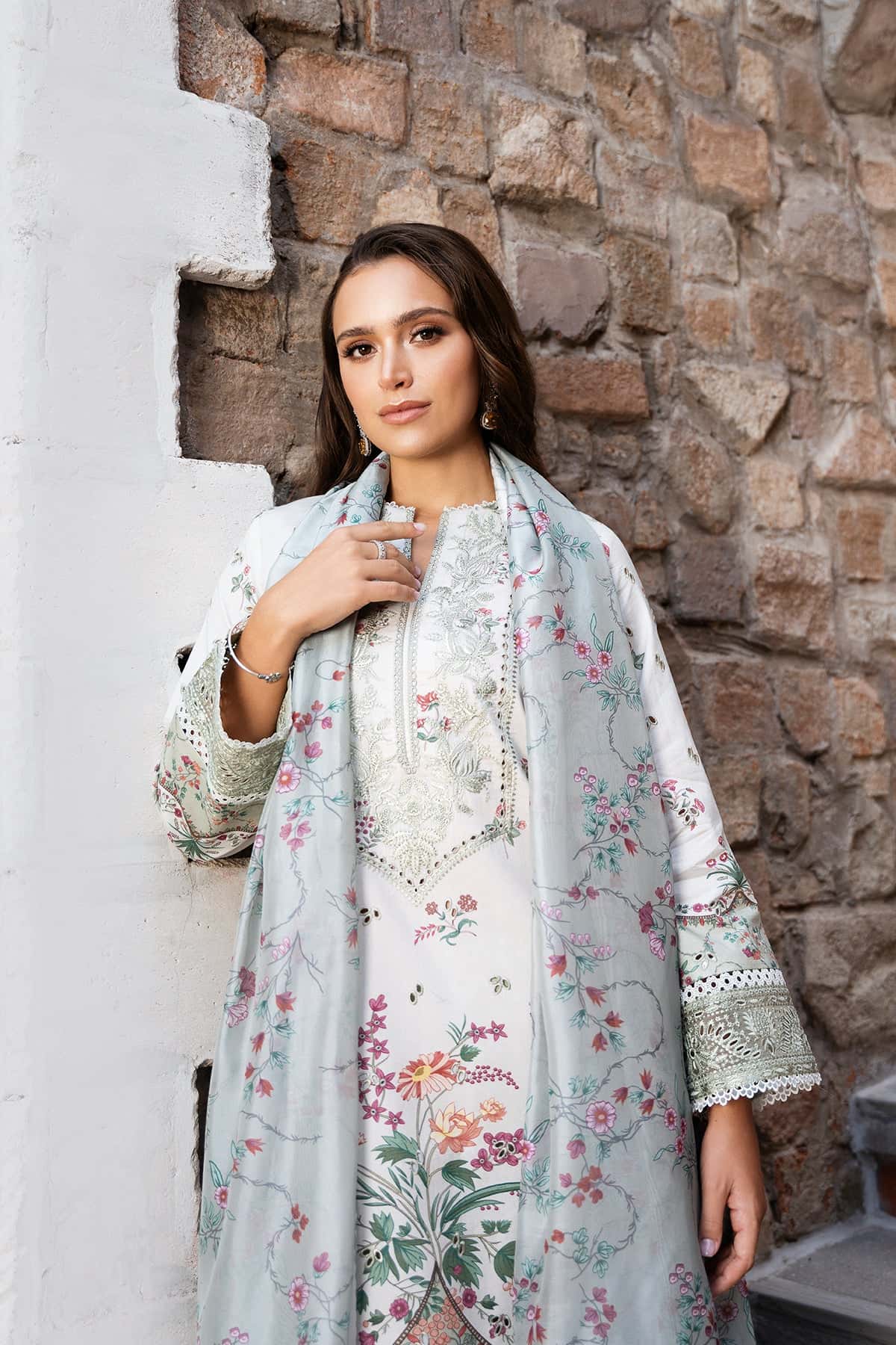 AFROZEH Damask The Holiday Edit'25 Embroidered Lawn 3pcs
