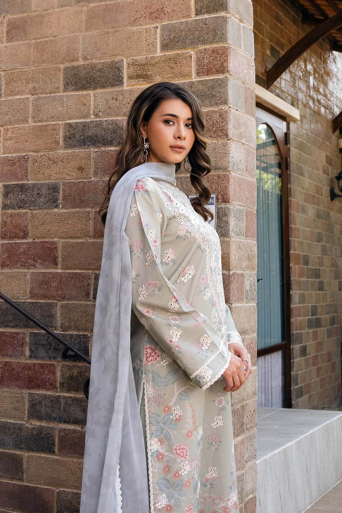 AFROZEH Damask The Holiday Edit'25 Embroidered Lawn 3pcs - Jotey