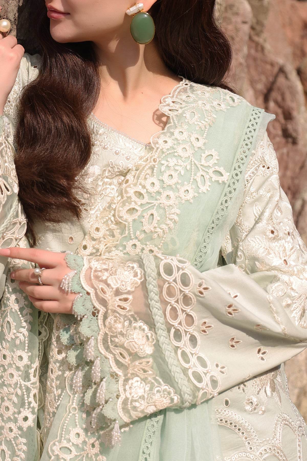 Hania By Imrozia Embroidered Luxury Lawn Unstitched 3pcs - Jotey